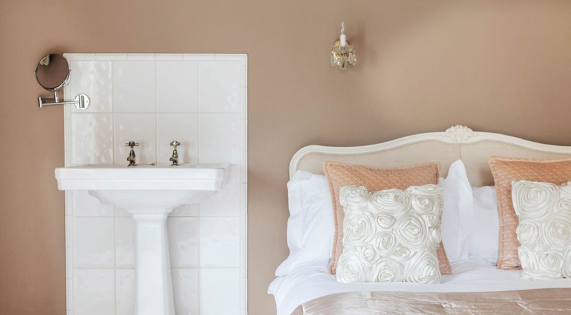 Photo of Antarctic Manor