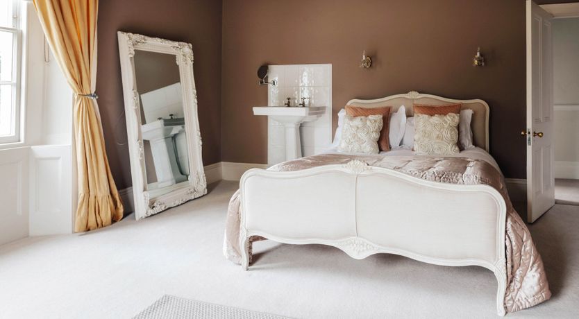 Photo of Antarctic Manor