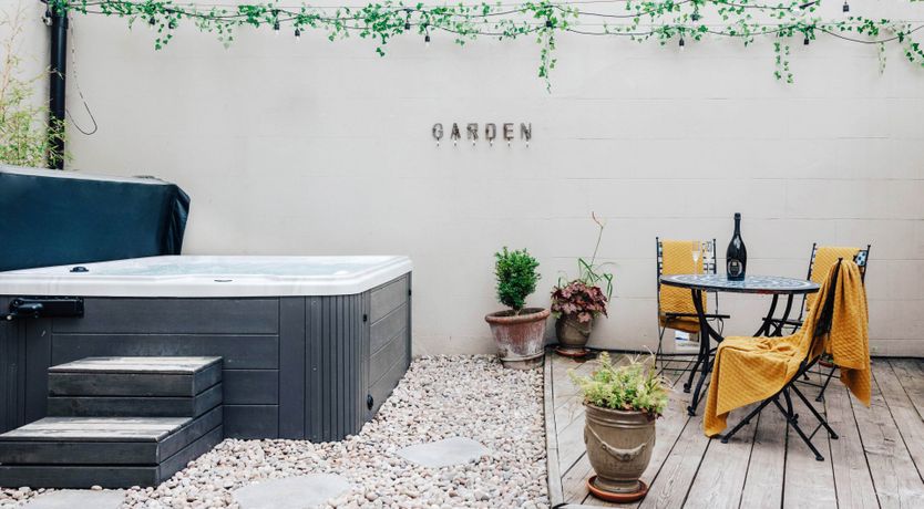 Photo of Antarctic Manor