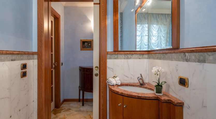 Photo of Orange Hill