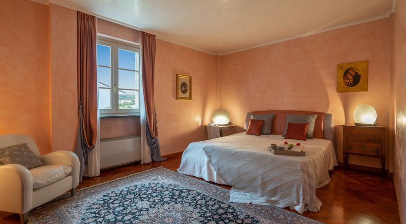 Photo of Orange Hill