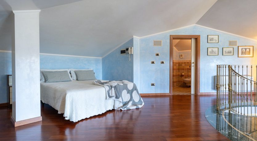 Photo of Orange Hill