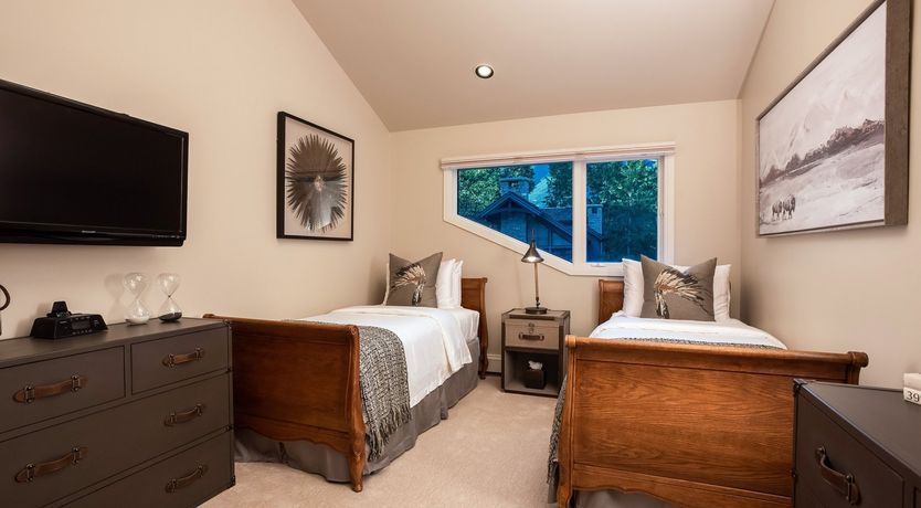 Photo of Contemporary Creek