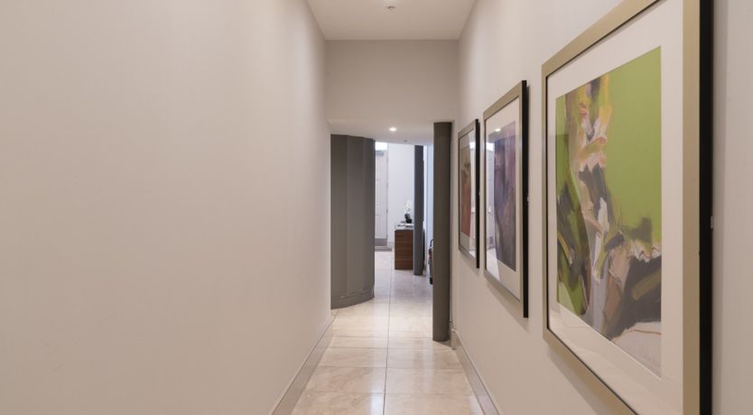 Photo of Bentinck Street Suite III