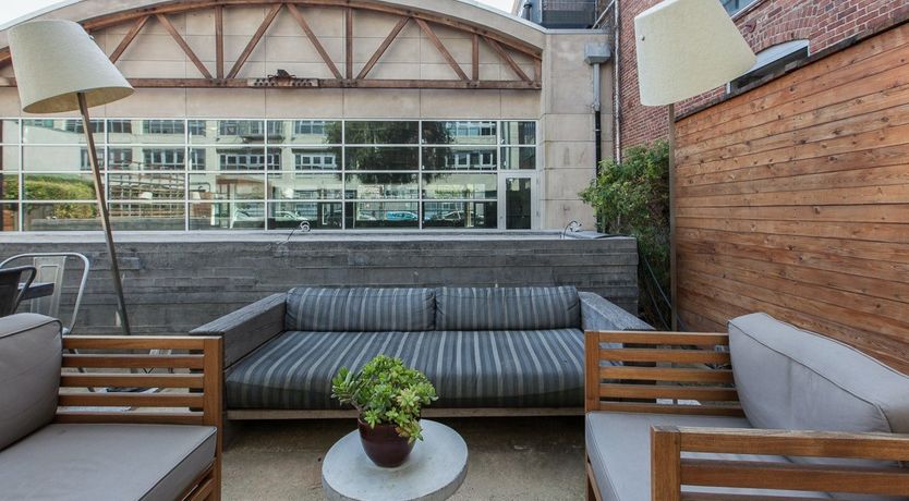 Photo of Trapeze Artist