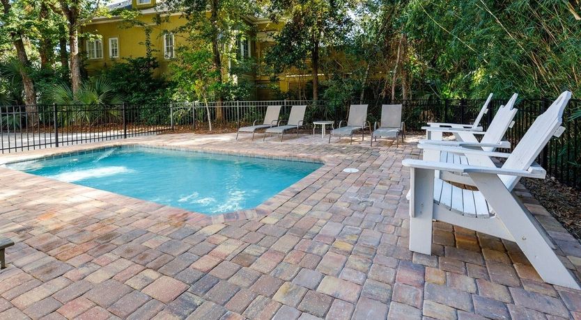 Photo of Leafy & Peach