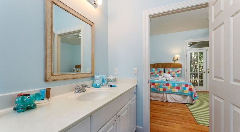 Photo of Leafy & Peach