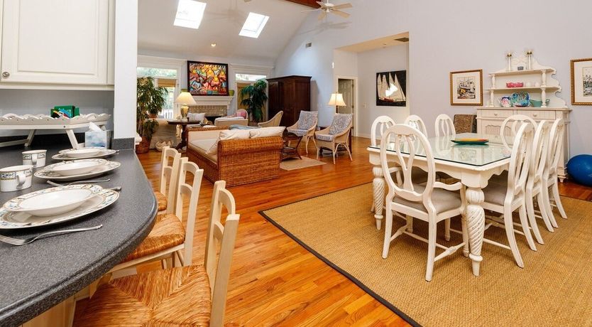 Photo of Leafy & Peach