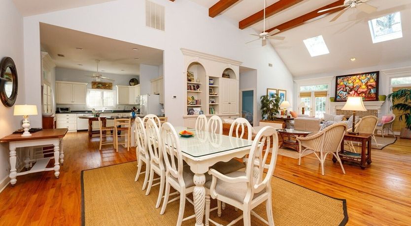 Photo of Leafy & Peach