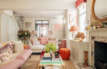 The Colourful Family Holiday Cottage