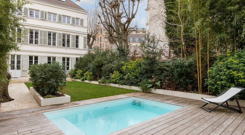 Photo of Panthéon Poolside