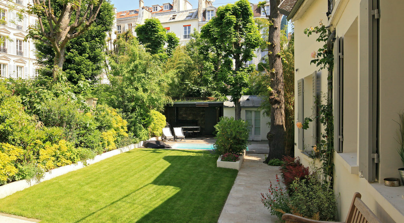 Photo of Panthéon Poolside
