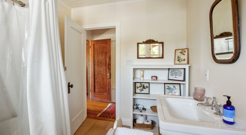 Photo of The Pepper Tree