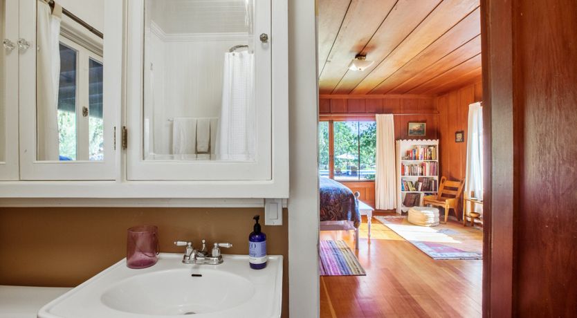 Photo of The Pepper Tree