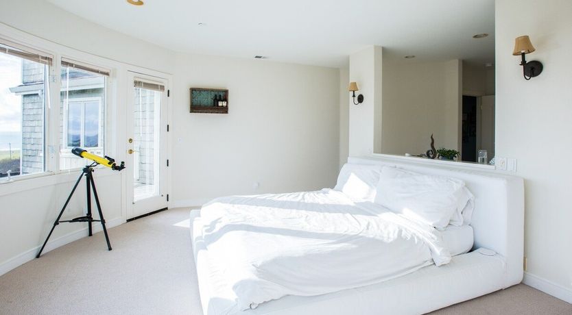 Photo of The Curve of the Moon