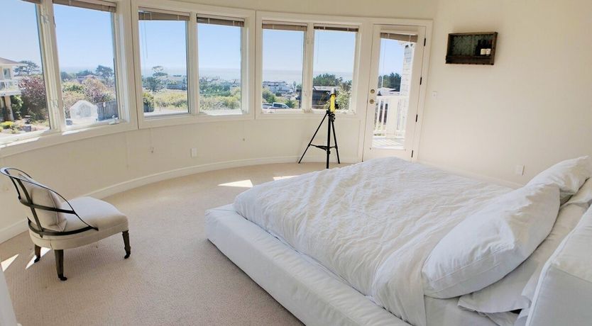 Photo of The Curve of the Moon