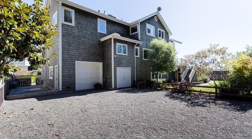 Photo of The Curve of the Moon