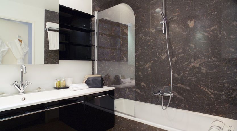 Photo of Montmartre Charmer