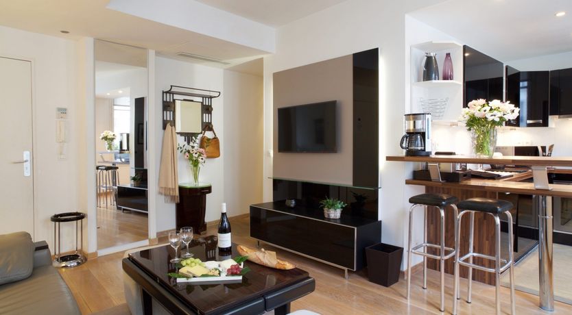 Photo of Montmartre Charmer