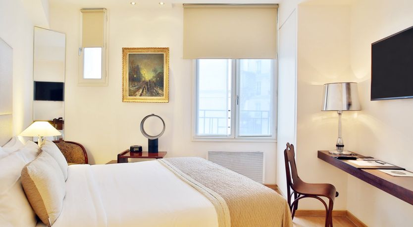 Photo of Montmartre Charmer