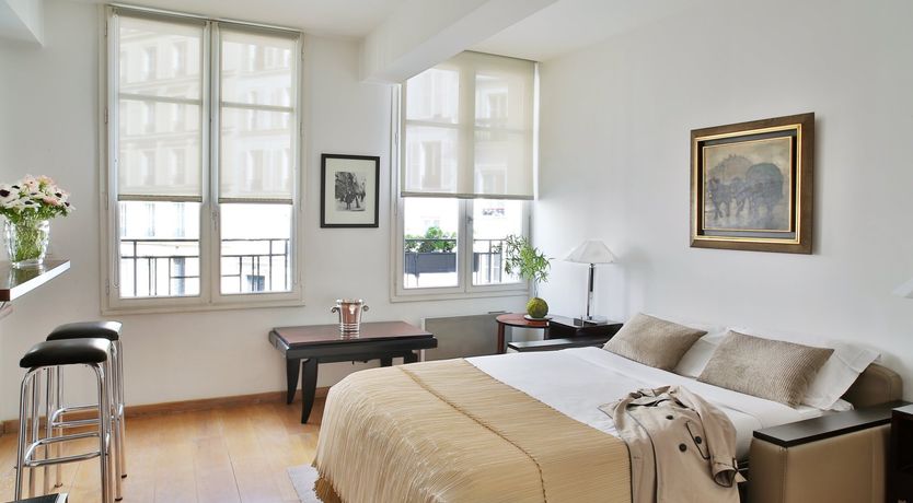 Photo of Montmartre Charmer