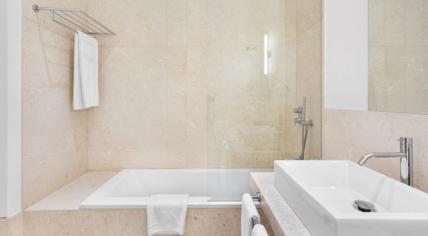 Photo of Sterling Honey