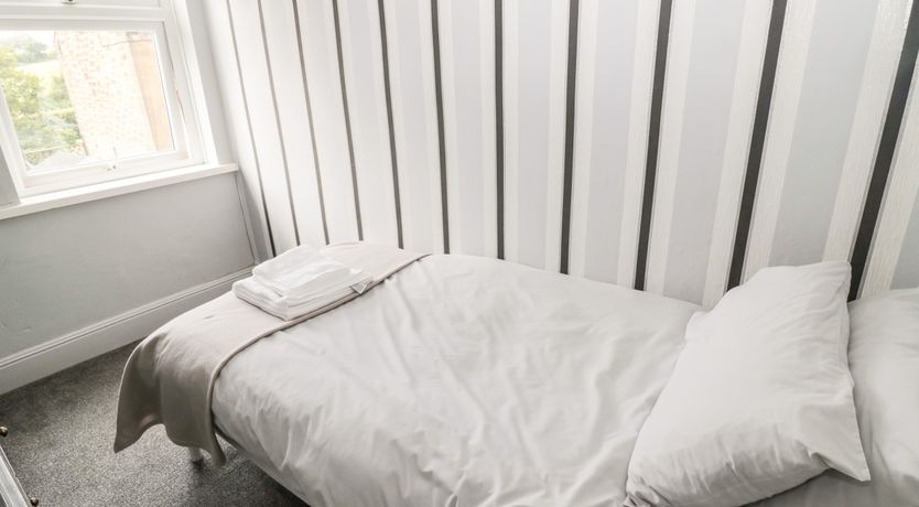 Photo of 2 Thompsons Buildings