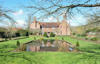 Willoughby's Holiday Cottage