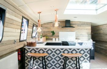 The Merchant Houseboat Holiday Cottage