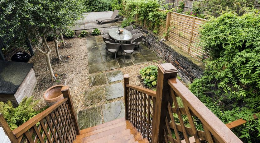 Photo of Common Knowledge