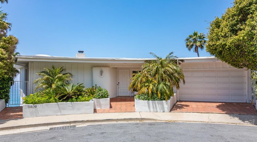 Photo of The Surf Retreat