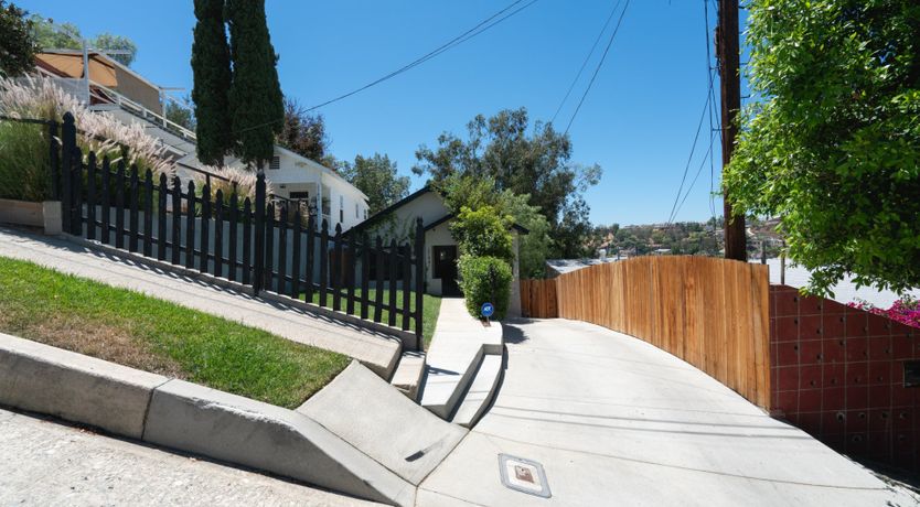 Photo of Willow Hill