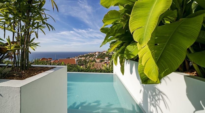 Photo of Set On The Sea