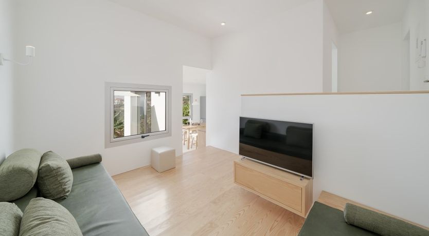 Photo of Set On The Sea