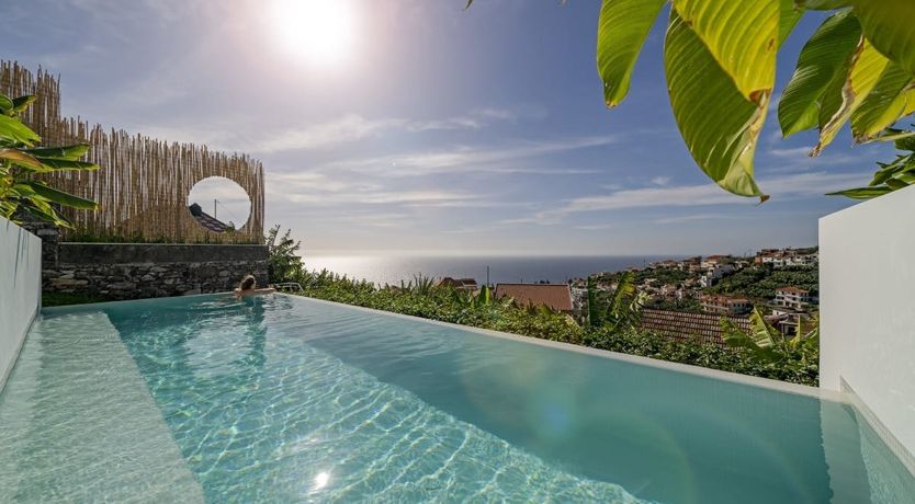 Photo of Set On The Sea