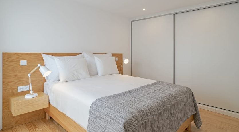 Photo of Set On The Sea