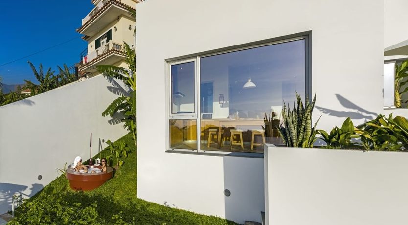 Photo of Set On The Sea