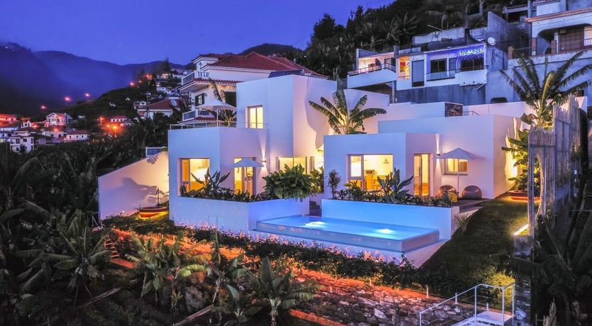 Photo of Set On The Sea