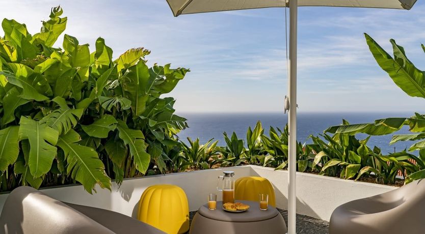 Photo of Set On The Sea