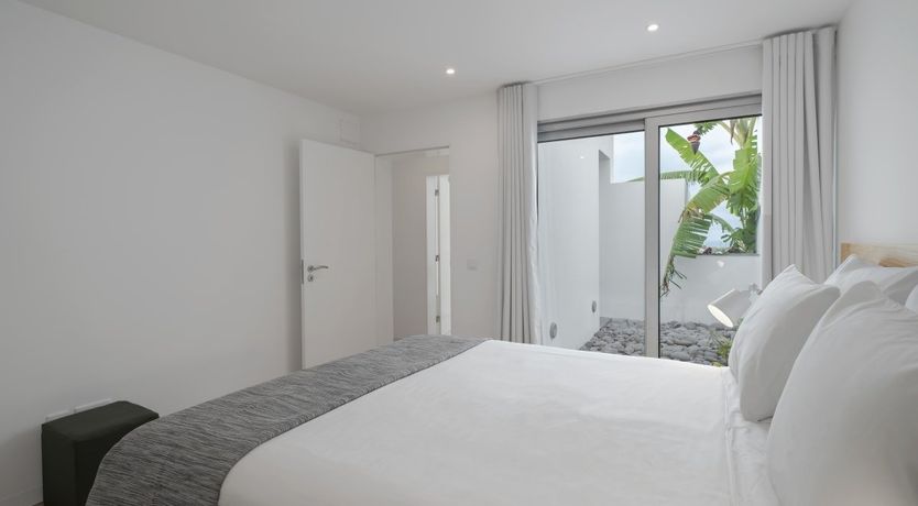 Photo of Set On The Sea