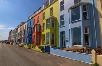 Enfys Holiday Home