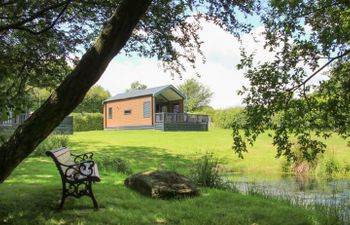 Jacob's Meadow Pod 2 Holiday Cottage