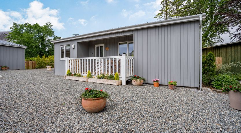 Photo of Skomer Lodge (Bier Wood Lodges)