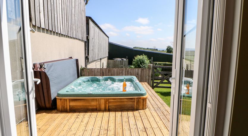 Photo of Lovesome Pod