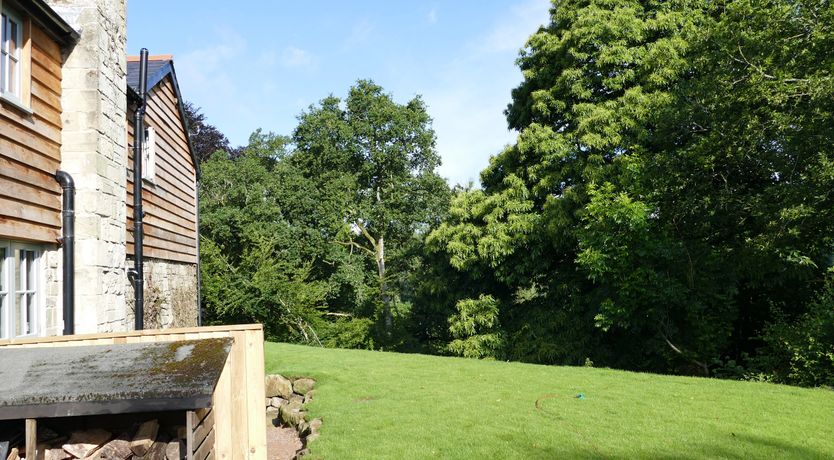 Photo of Hillside Cottage