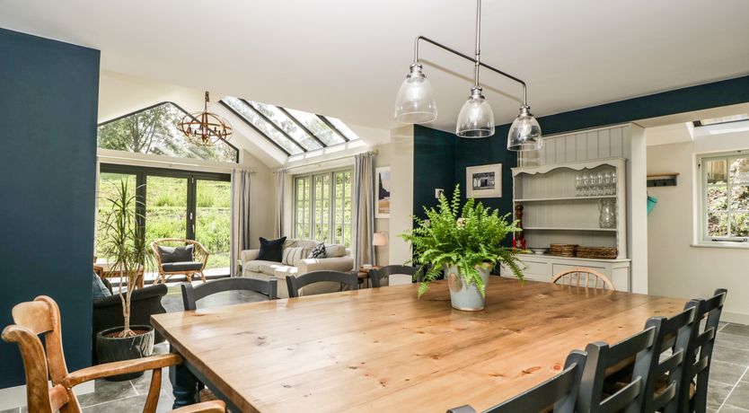 Photo of Hillside Cottage