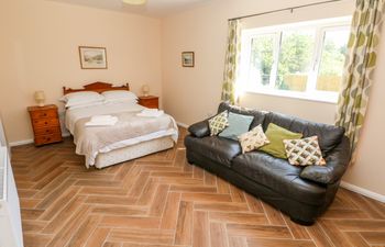 1 The Warren Holiday Cottage