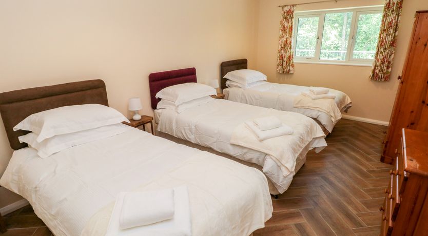 Photo of 1 The Warren