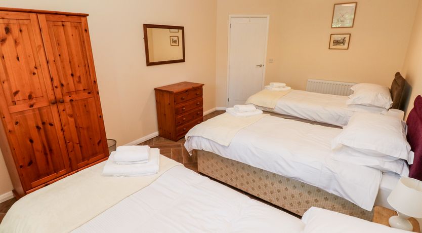 Photo of 1 The Warren