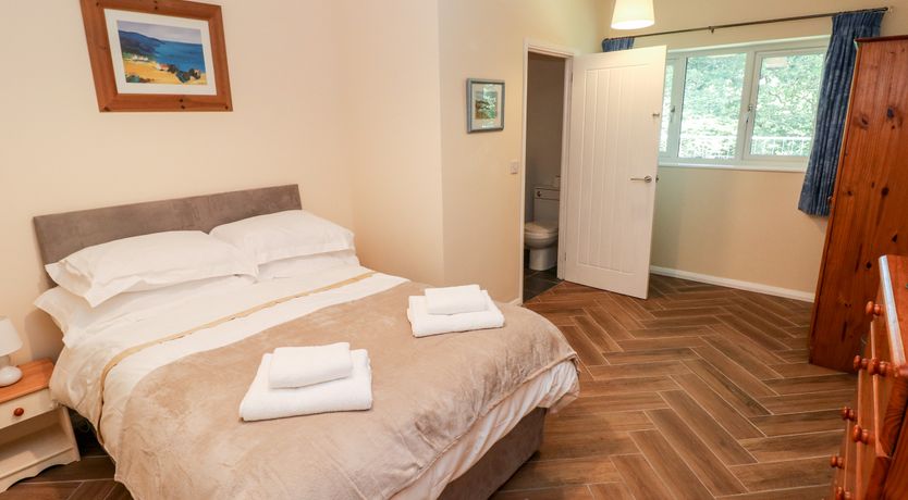 Photo of 1 The Warren